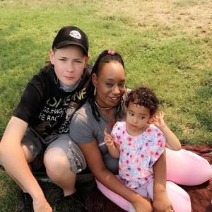 Meet your Posher, Danielle